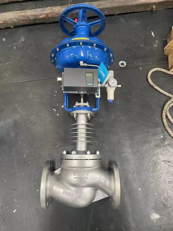 1695280963431307.jpg 不銹鋼氣動套筒調(diào)節(jié)閥ZJHM-16P(帶西門子定位器).jpg/